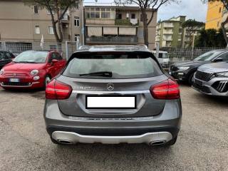 MERCEDES-BENZ GLA 200 usata, con Airbag