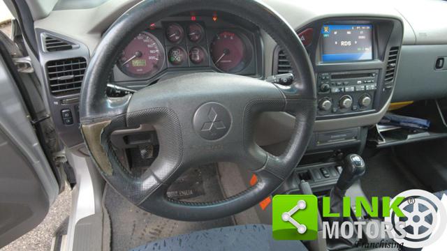 MITSUBISHI Pajero usata, con Autoradio