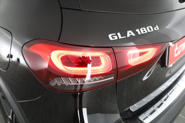 MERCEDES-BENZ CLA usata 9