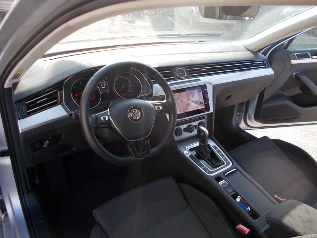 VOLKSWAGEN Passat Variant usata, con Climatizzatore