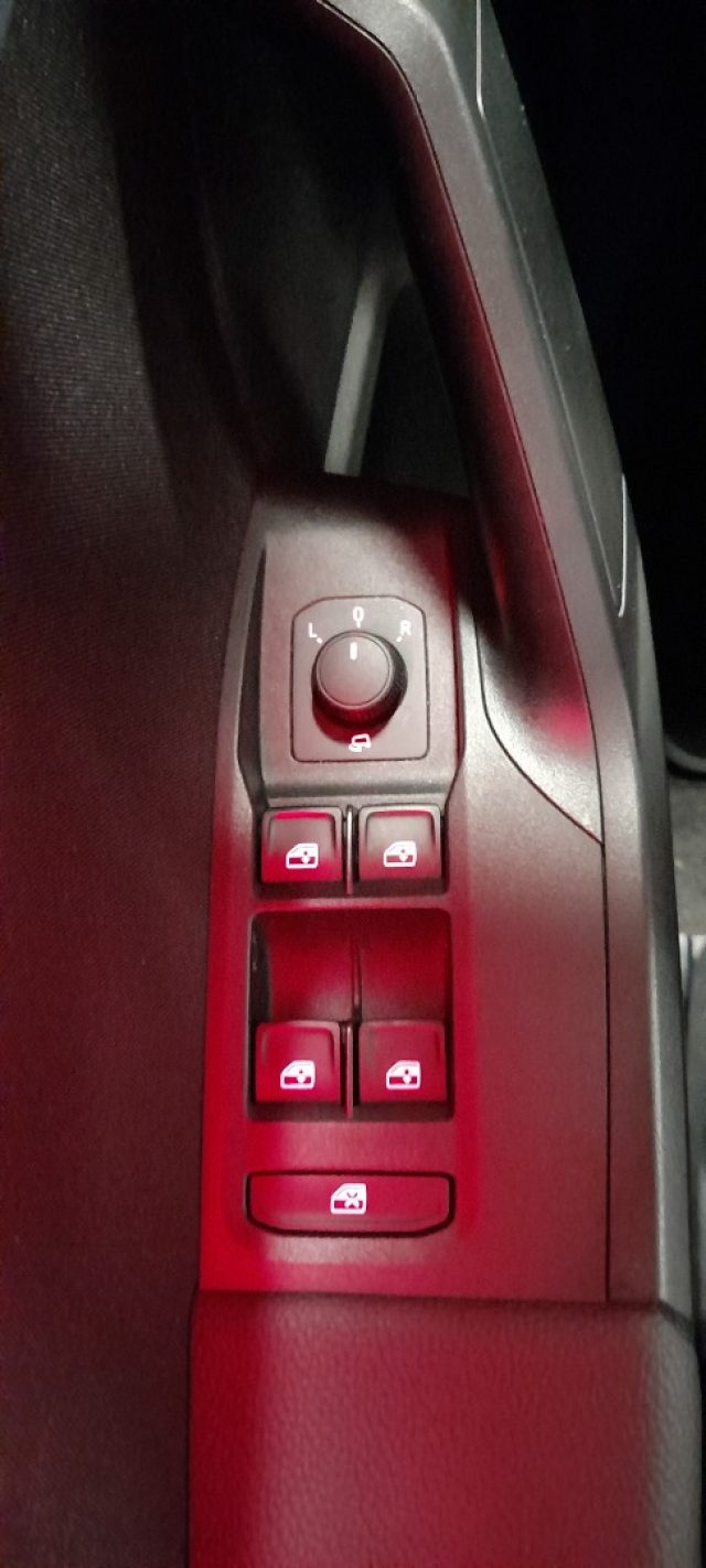 SEAT Arona usata, con Specchietti laterali elettrici