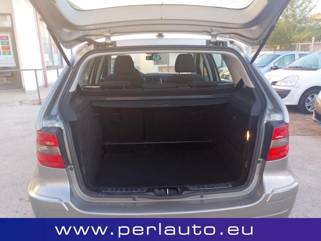 MERCEDES-BENZ B 180 usata, con Climatizzatore