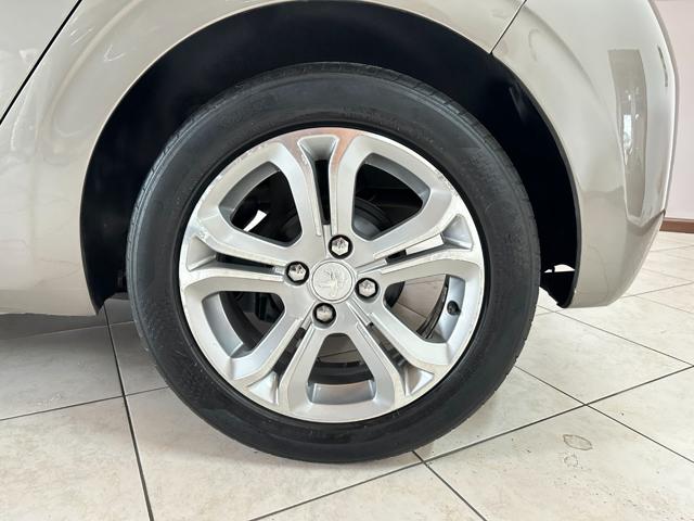 PEUGEOT 208 usata, con Airbag
