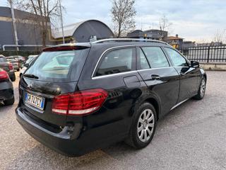 MERCEDES-BENZ E 200 usata, con Alzacristalli elettrici