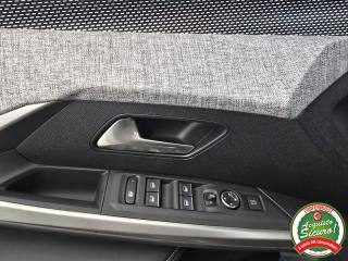 PEUGEOT 3008 usata, con Volante in pelle