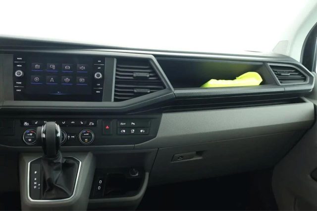 VOLKSWAGEN Caravelle usata, con Autoradio digitale
