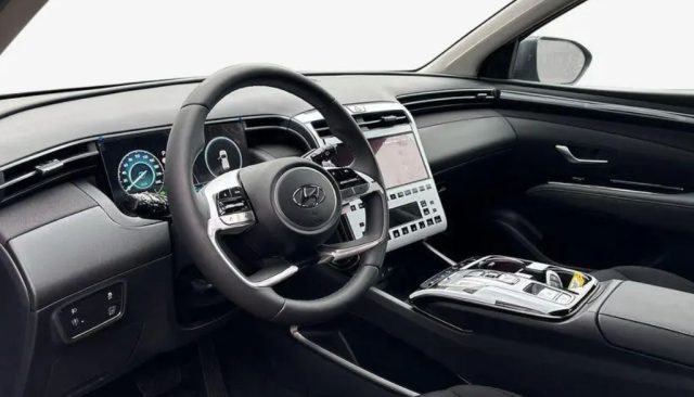 HYUNDAI Tucson usata, con Autoradio