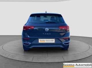 VOLKSWAGEN T-Roc usata, con Autoradio