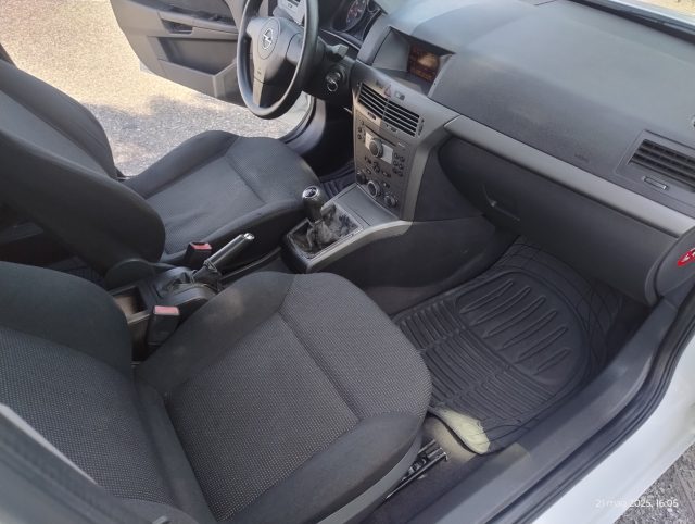 OPEL Astra usata, con Sedile posteriore sdoppiato