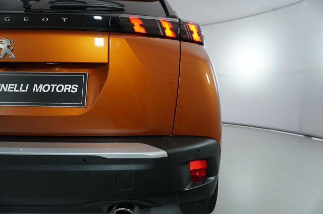 PEUGEOT 2008 usata, con Sedile posteriore sdoppiato