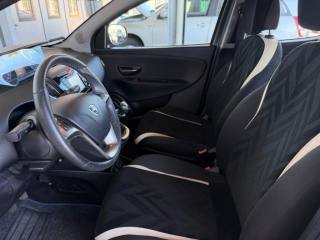 LANCIA Ypsilon usata, con ESP