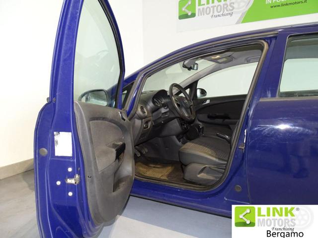 OPEL Corsa usata, con Sedile posteriore sdoppiato