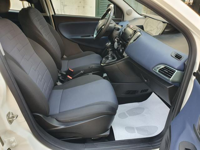 LANCIA Ypsilon usata, con Fendinebbia