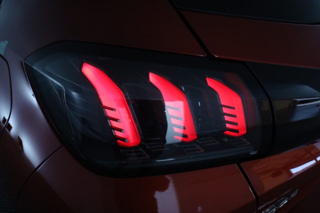 PEUGEOT 208 usata 9