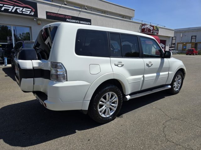 MITSUBISHI Pajero usata, con Airbag