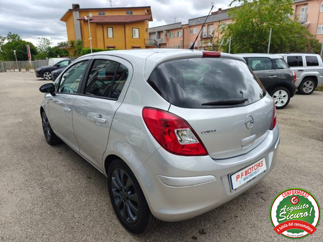 OPEL Corsa usata, con Autoradio
