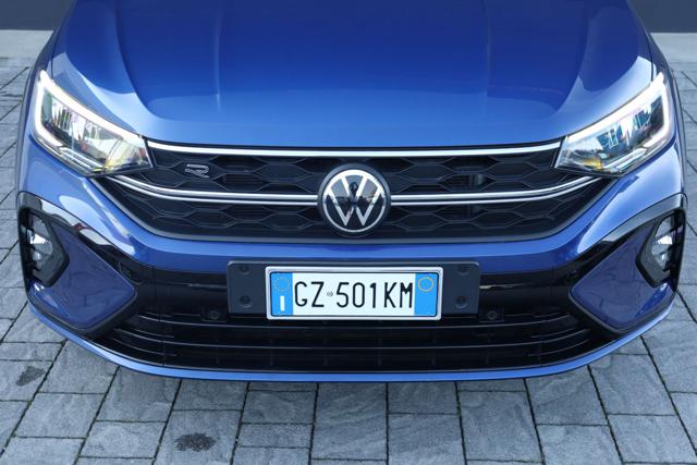 VOLKSWAGEN Taigo usata, con Hill holder