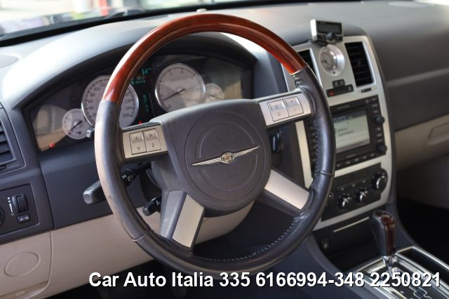 CHRYSLER 300C usata, con USB