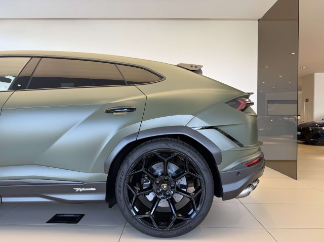 LAMBORGHINI Urus usata, con Lettore CD