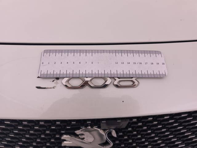 PEUGEOT 3008 usata, con Sensori di parcheggio anteriori