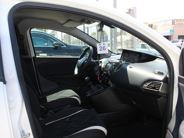 LANCIA Ypsilon usata, con ESP