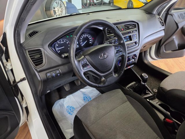 HYUNDAI i20 usata, con Fendinebbia