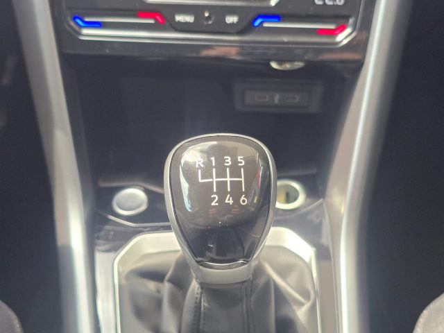 VOLKSWAGEN T-Roc usata, con USB