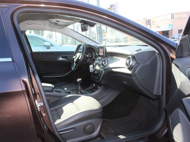 MERCEDES-BENZ GLA 180 usata, con ESP