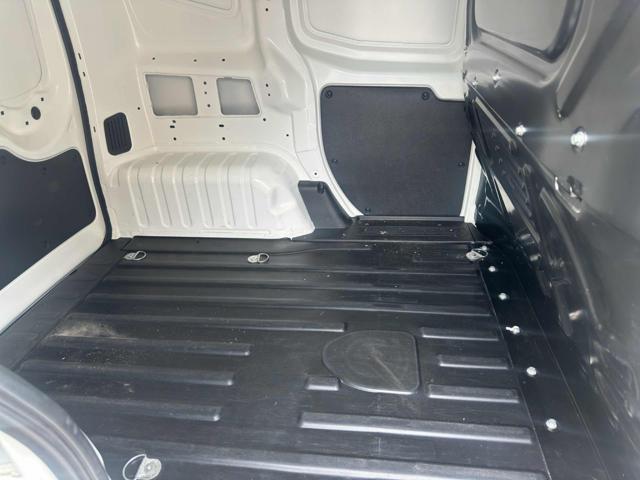 FIAT Fiorino usata, con Sensori di parcheggio posteriori