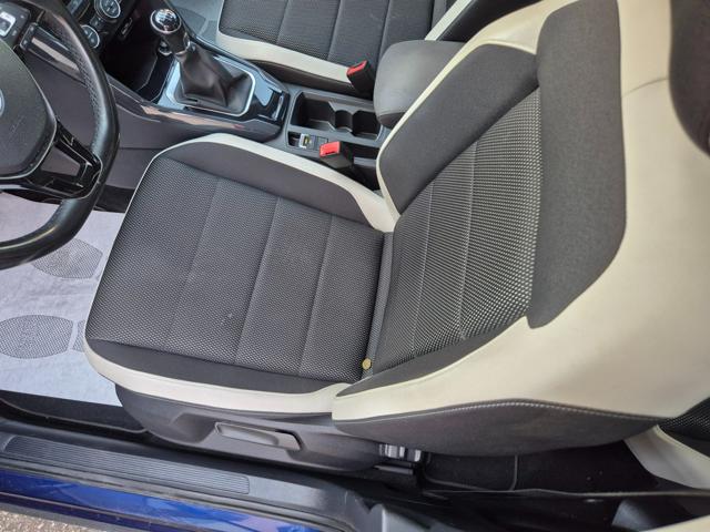 VOLKSWAGEN T-Roc usata, con Controllo automatico clima