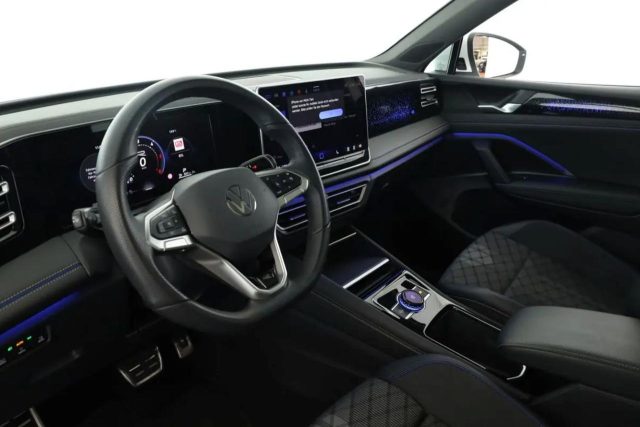 VOLKSWAGEN Tiguan usata, con Autoradio