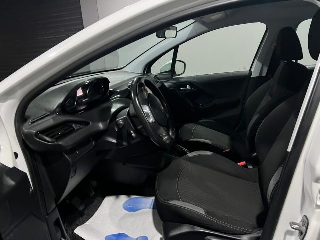 PEUGEOT 208 usata, con Autoradio