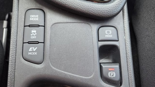 TOYOTA Yaris usata, con Touch screen
