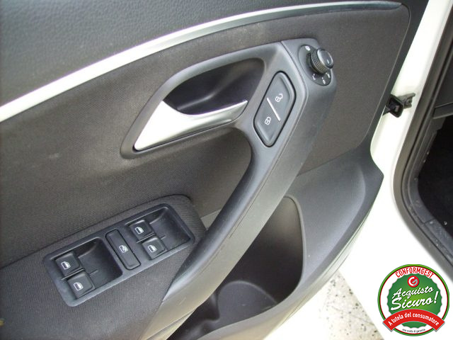 VOLKSWAGEN Polo usata, con USB