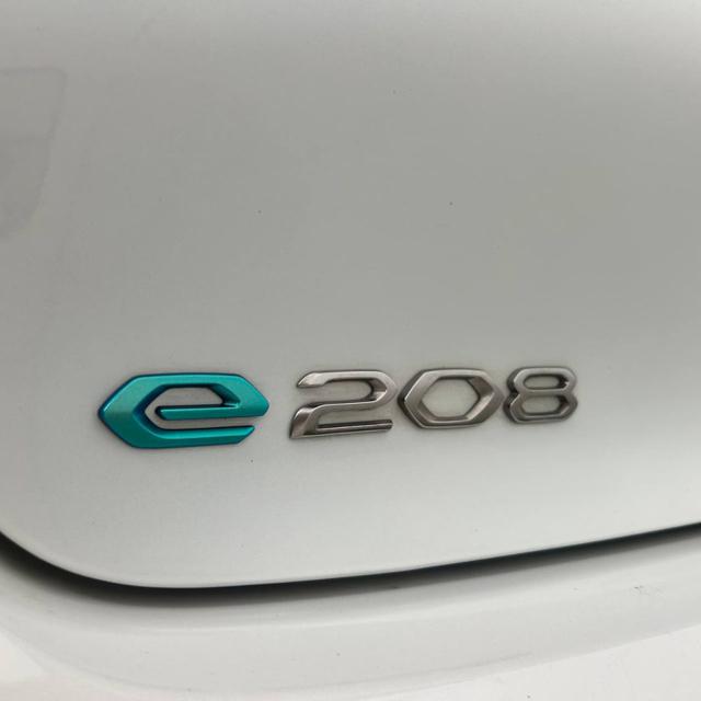 PEUGEOT 208 usata, con Isofix
