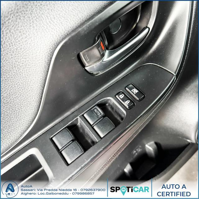 TOYOTA Yaris usata 23