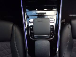 MERCEDES-BENZ GLB 200 usata, con Fari LED