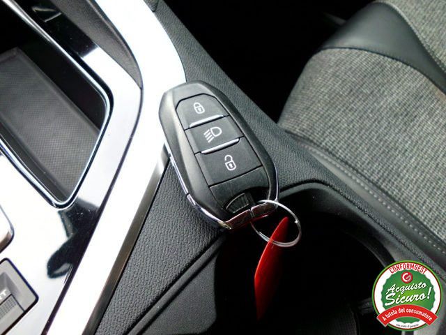 PEUGEOT 3008 usata, con Controllo elettronico della corsia