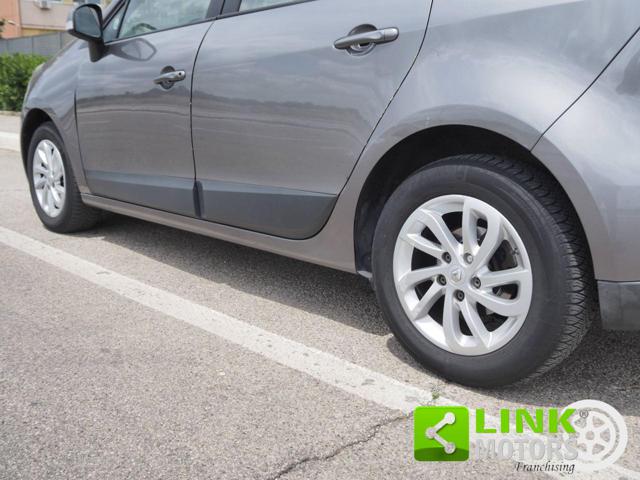 RENAULT Scenic usata, con Sedile posteriore sdoppiato