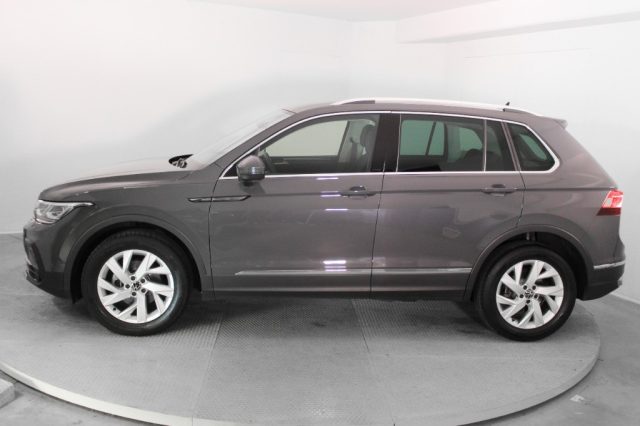 VOLKSWAGEN Tiguan usata, con Airbag laterali