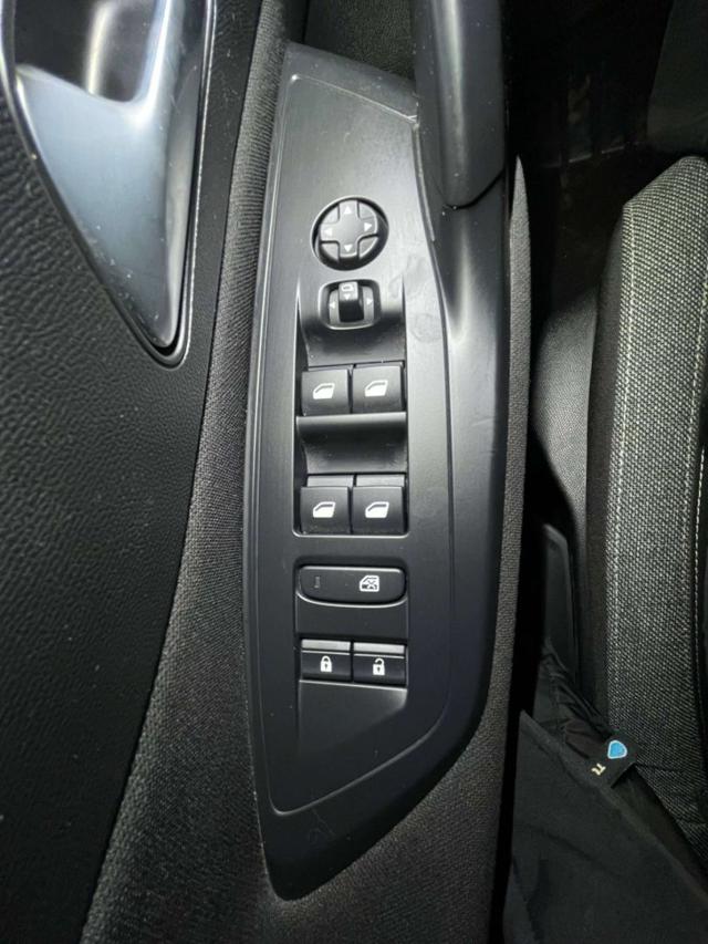 PEUGEOT 308 usata, con Luci diurne LED
