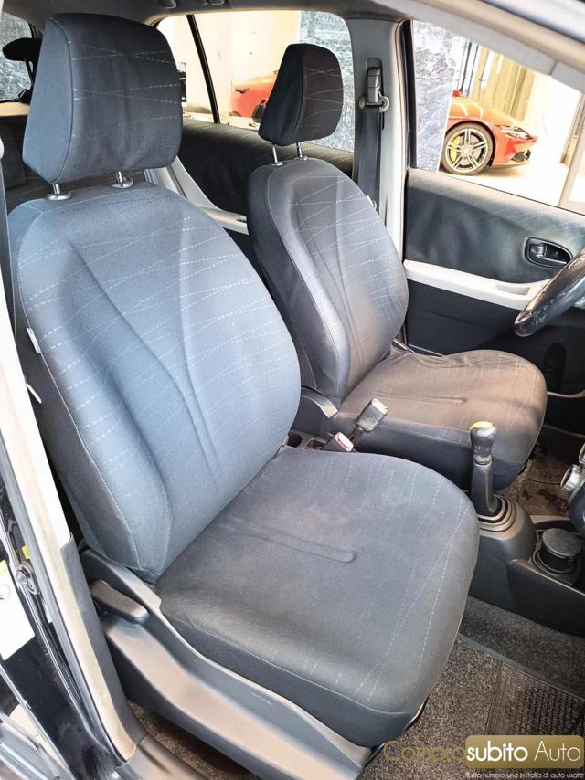 TOYOTA Yaris usata, con Airbag testa