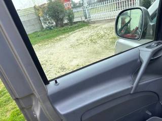 MERCEDES-BENZ Viano usata, con Bracciolo