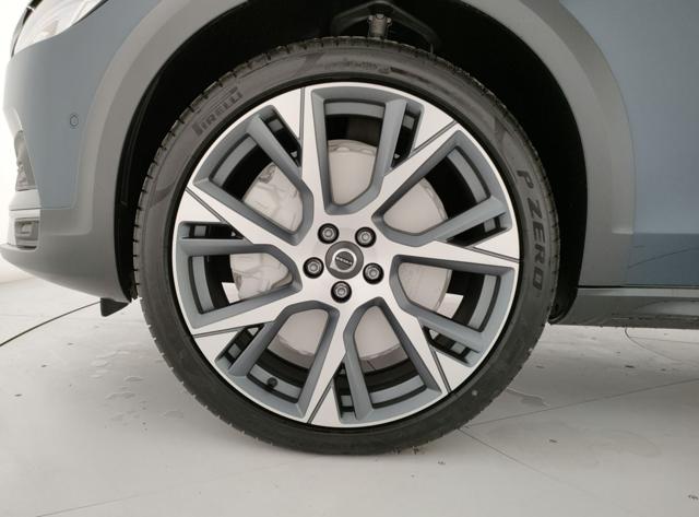 VOLVO V90 Cross Country usata, con Cerchi in lega