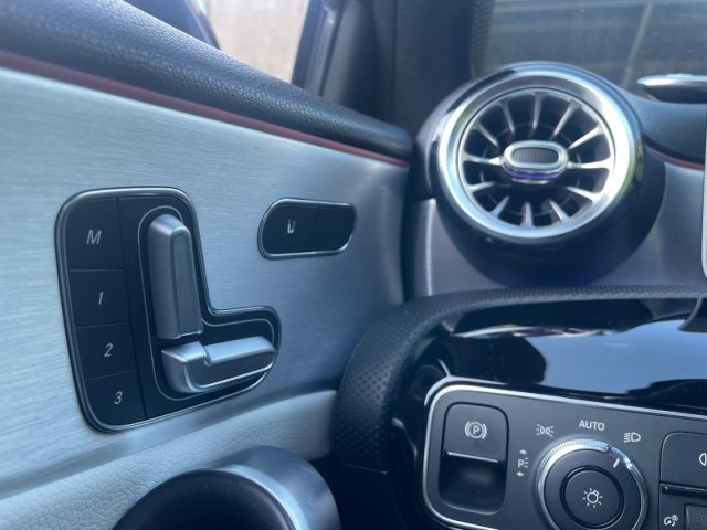 MERCEDES-BENZ A 180 usata, con Sedili riscaldati