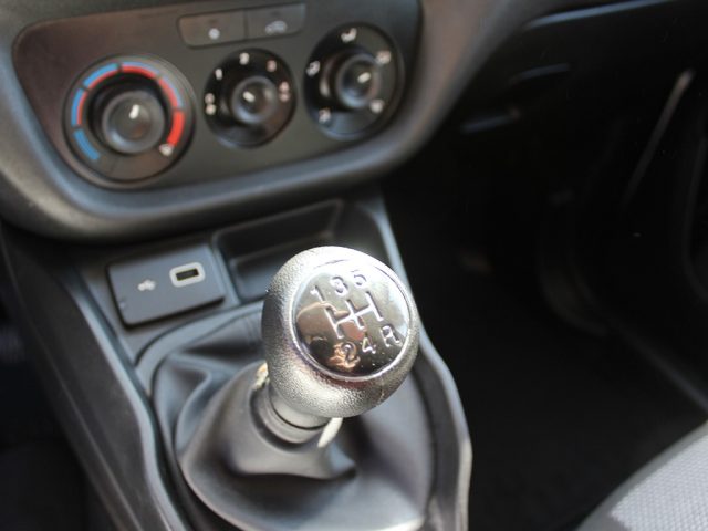 FIAT Doblo usata, con Sensori di parcheggio posteriori