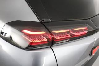 PEUGEOT 2008 usata 9