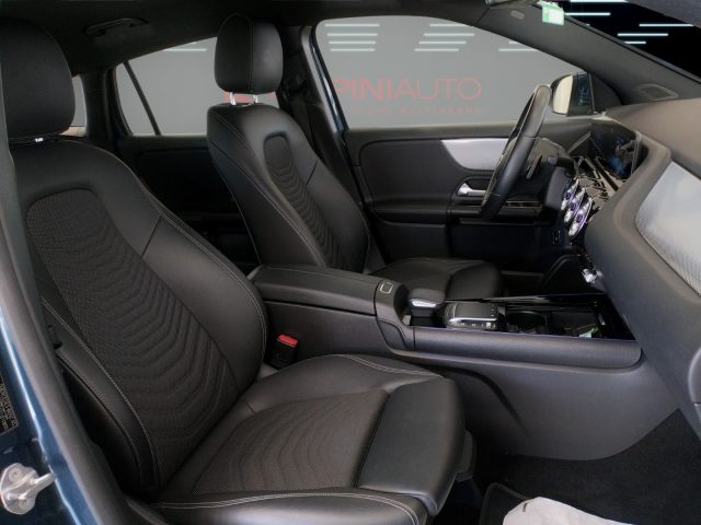 MERCEDES-BENZ GLA 180 usata 17