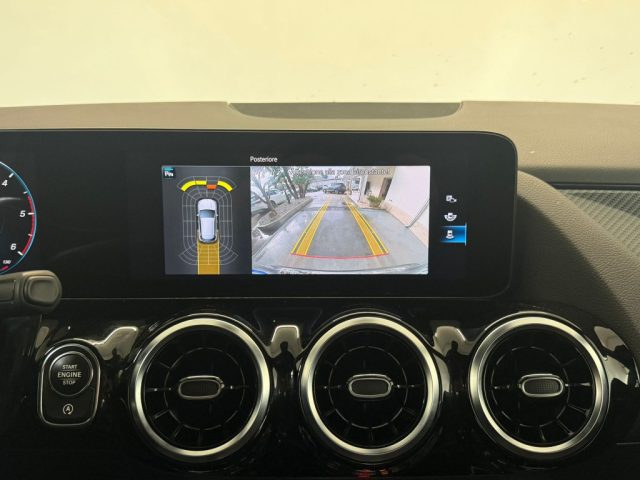 MERCEDES-BENZ GLA 220 usata, con Fari LED