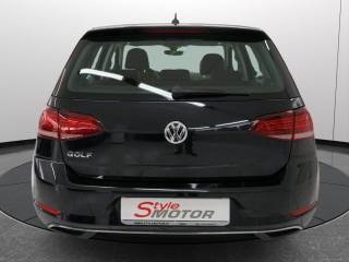 VOLKSWAGEN Golf usata, con USB